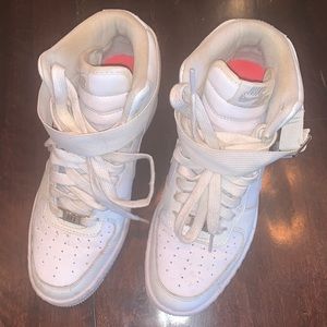 NIKE AIR LUNAR FORCE ONE white high top tennis shoes!